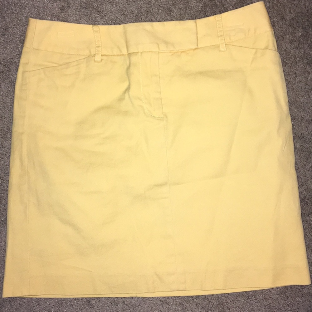 Nice yellow Loft skirt!